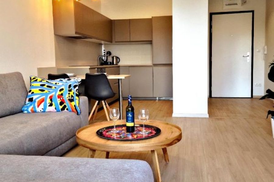 2 Room Pink Apartment Bratislava