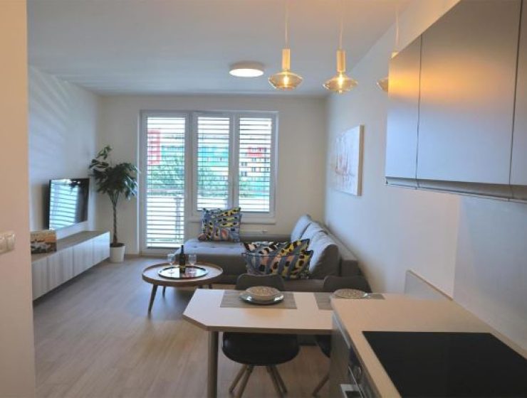 2 Luxury Apartments for 8 Guests