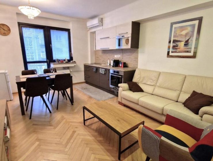 3 Room City Center Apartment