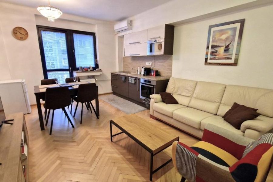 3 Room City Center Apartment